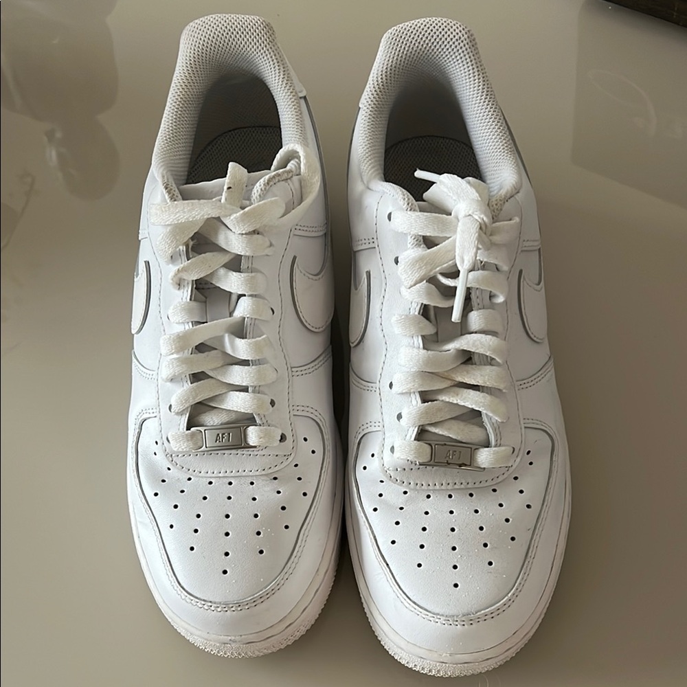 Nike air forces men size 8